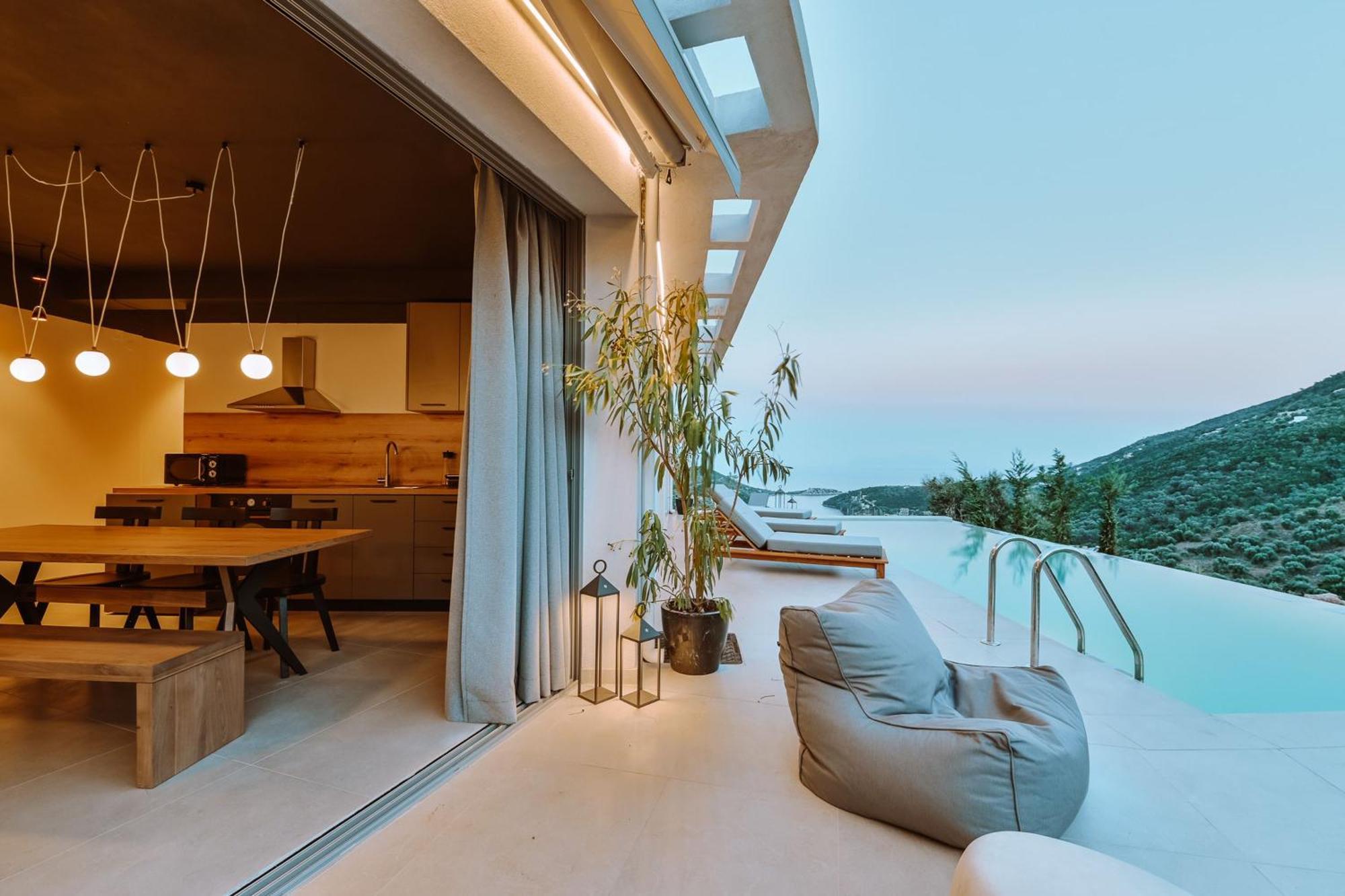 Luxury Theros With Private Pools Villa