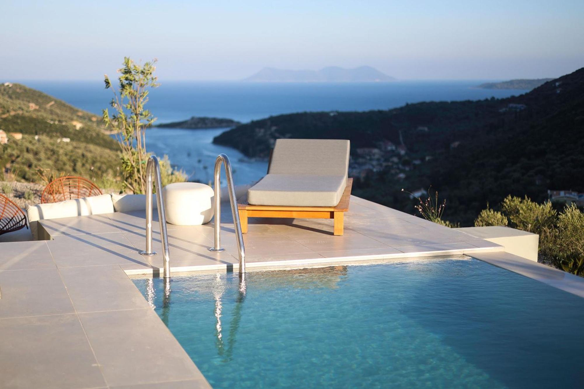 Luxury Theros With Private Pools