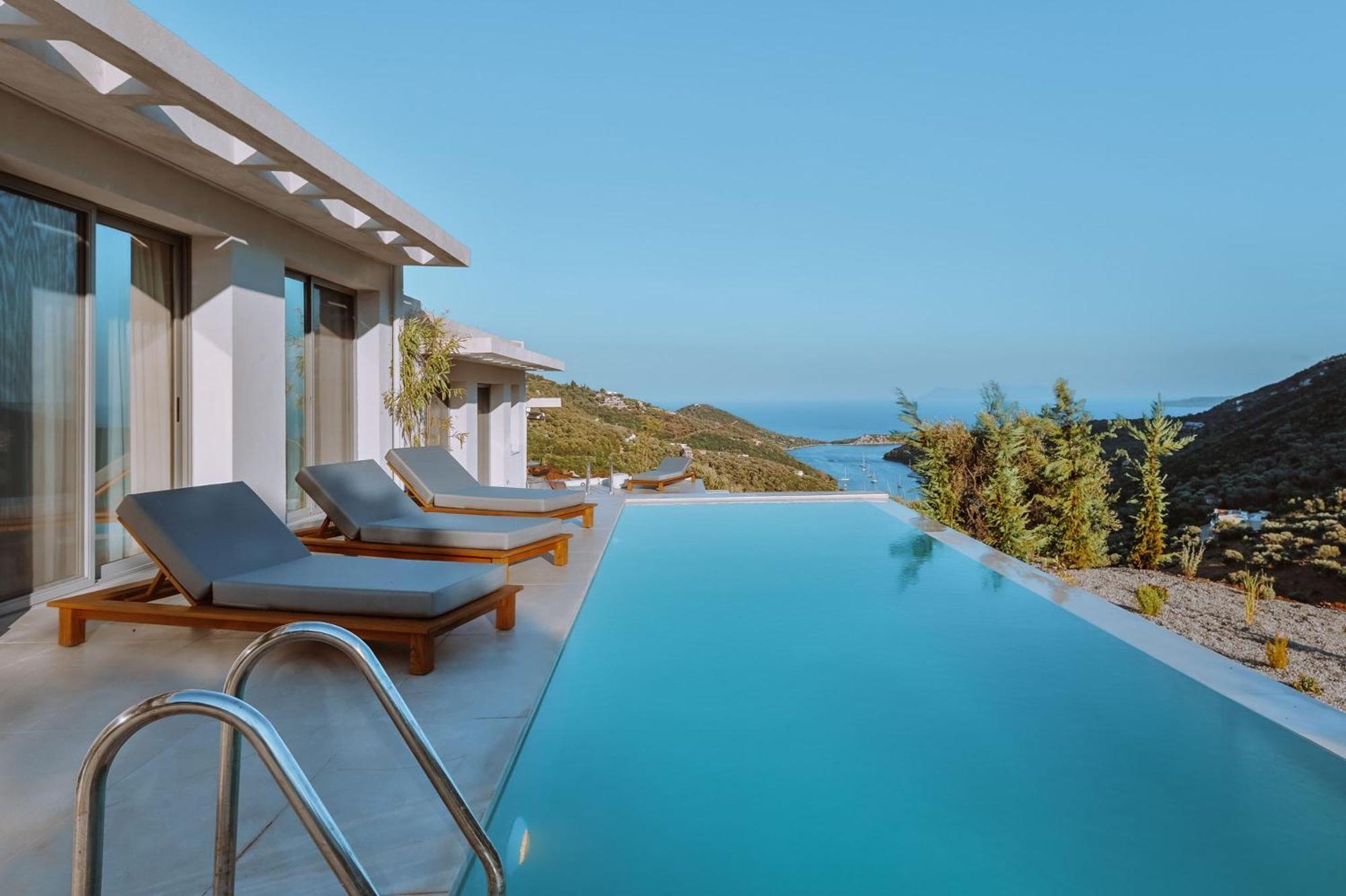Luxury Theros With Private Pools *