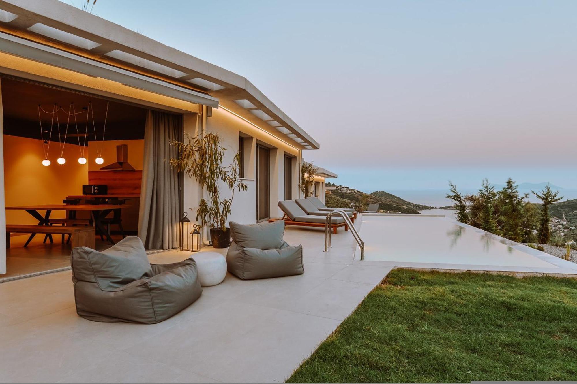 Villa Luxury Theros With Private Pools *